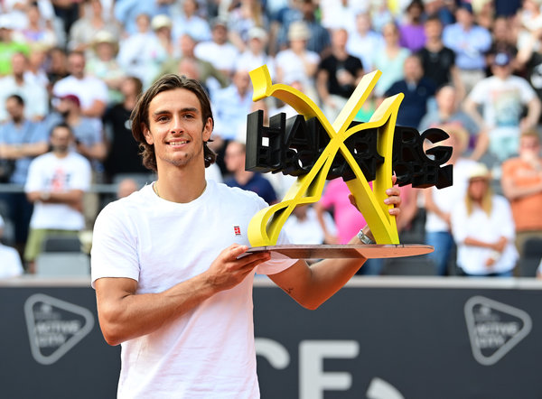 在达到触发 在达到触发